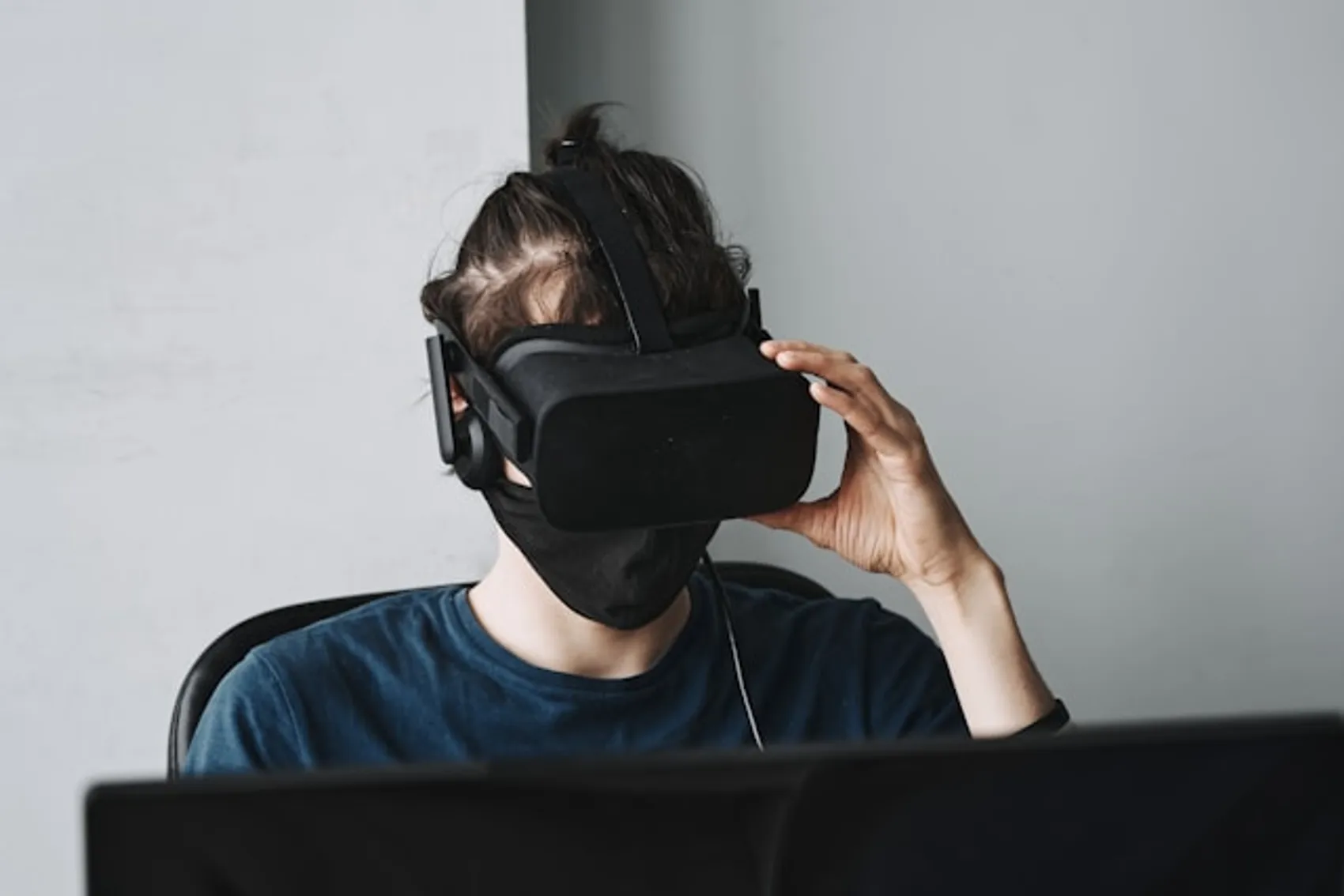 Maxim Tolchinskiy Ect Ruzr Yr Yk Unsplash